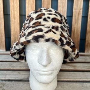 Leopard print Faux fur Bucket Hat